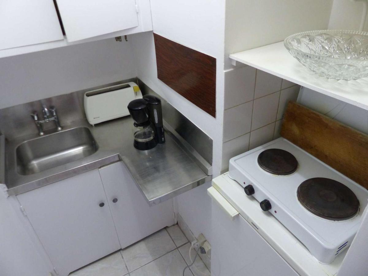 Studio Cosy Avec Tv Et Cuisine Equipee, Bord De Mer Le Lavandou - Fr-1-308-34 Exterior photo